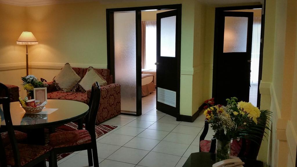 Deebaj Al Khabisi Plaza Aparthotel ดูไบ ภายนอก รูปภาพ